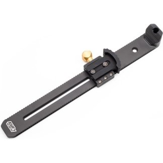 Macro focusing rail with micrometer knob and camera mounting clamp for precise focus shifts.